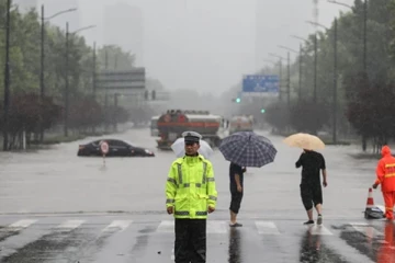 கொட்டித்தீர்த்த கனமழை... உடையும் ஆபத்தில் அணை: அதிகரித்த இறப்பு எண்ணிக்கை