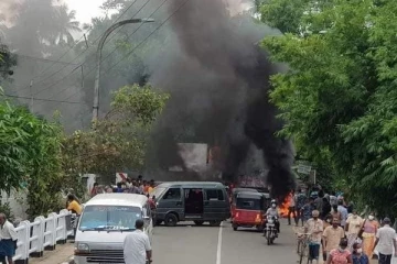 நாட்டில் பல பிரதேசங்களில் வீதியை மறித்து மக்கள் போராட்டம்; போக்குவரத்து ஸ்தம்பிதம்