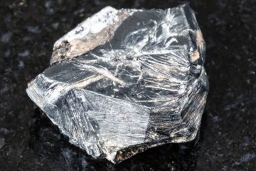 இந்த உலோகத்தில் 1 கிராம் விற்றாலே 200 கிலோ தங்கம் வாங்கலாம்