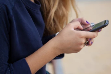 இணையத்தில் பல்கலை யுவதியின் தகாத புகைப்படங்கள்; க்ஷாக் கொடுத்த காதலன்