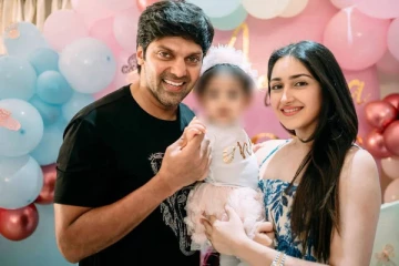 சாயிஷாவை உரித்து வைத்த மகள்! ஆர்யா வீட்டு விஷேசத்தில் முதல் முறை குழந்தையை காட்டிய தம்பதி