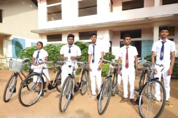 கற்றல் செயற்பாடுகளுக்காக துவிச்சக்கர வண்டிகள் வழங்கி வைப்பு !!