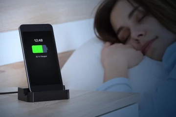 இனியும் உங்களது போனை 100% சார்ஜ் செய்ய வேண்டாம்! தெரிந்தே இந்த தவறை செய்யாதீர்கள்