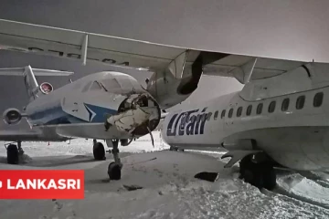 நின்று கொண்டிருந்த விமானம் மீது மோதி விபத்துக்குள்ளான மற்றொரு விமானம்! விமான நிலையத்தில் பரபரப்பு