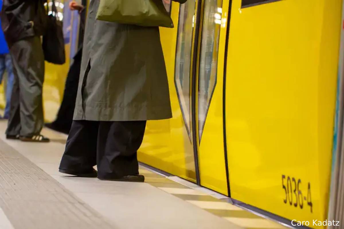 டிக்கெட் வாங்காமல் பயணித்தால் சிறைத்தண்டனை விதிக்கும் நாடு | Germany Jails For Train Passengers Without Ticket