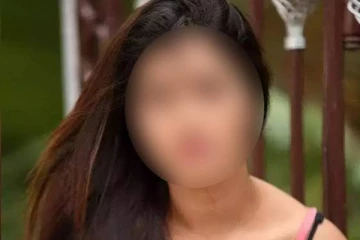 பிரபல நடிகையுடன் பங்களாவில் குடும்பம் நடத்திய உச்ச நடிகர்..பல கோடி செட்டில்மெண்ட்