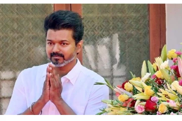 செப் 23-ல் பிரம்மாண்ட மாநாடு.. கட்சி நிர்வாகிகளுடன் நடிகர் விஜய் திடீர் ஆலோசனை!