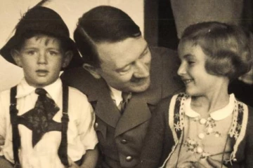 ஹிட்லரின் மறுபக்கத்தைக் காட்டும் மனைவி எடுத்த வீடியோ காட்சிகள்