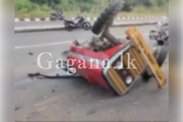 මාරක අනතුරකින් පොසොන් සිරි නැරැඹීමට ගිය අයගෙන් එක් අයෙකු මරුට 11ක් රොහලේ..