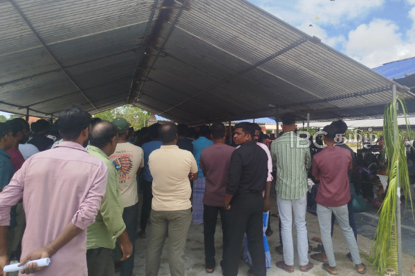 யாழில் பிரபல கால்பந்தாட்ட வீரரின் இறுதிச் சடங்கில் குவிந்த ஆயிரக்கணக்கான இளைஞர்கள் | Thousands Mourn Footballer Jude Merin