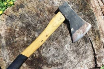 நிறத்தை கேலி செய்த கணவன் - மர்ம உறுப்பை வெட்டிய மனைவி; பகீர் சம்பவம்