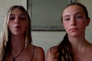 தண்ணீரில் தத்தளித்த பிரித்தானிய தம்பதி: துணிச்சலாக செயல்பட்டு உயிரைக் காத்த கனேடிய இளம்பெண்கள்