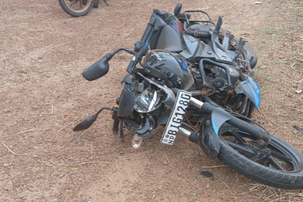 கிளிநொச்சி கோர விபத்தில் பெண் படுகாயம் | Woman Injured In Kilinochchi Road Accident