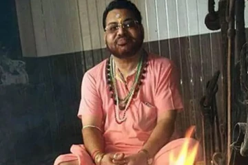 120 பெண்கள் பாலியல் வன்புணர்வு; சிக்கினார் ஜலேபி பாபா !