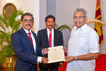 மத்திய வங்கி ஆளுநரை பாராட்டிய  ஜனாதிபதி!