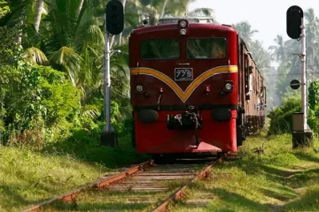 கடுகதி ரயில் தடம் புரள்வு