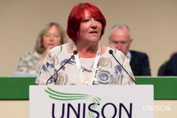 பிரித்தானியாவில் புலம்பெயர்ந்தோருக்கு ஆதரவாக ஸ்டார்மர் கட்சி நாடாளுமன்ற உறுப்பினர்கள் கோரிக்கை! | Labour Mp Tell Shabana To Dont Change Migrant Rule