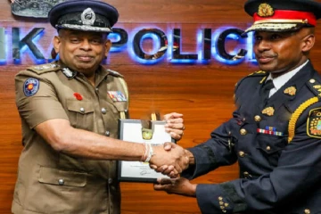 சிறிலங்கா காவல்துறைக்கு உதவ முன்வந்துள்ள கனடா தமிழ் காவல்துறை அதிகாரி (படங்கள்)