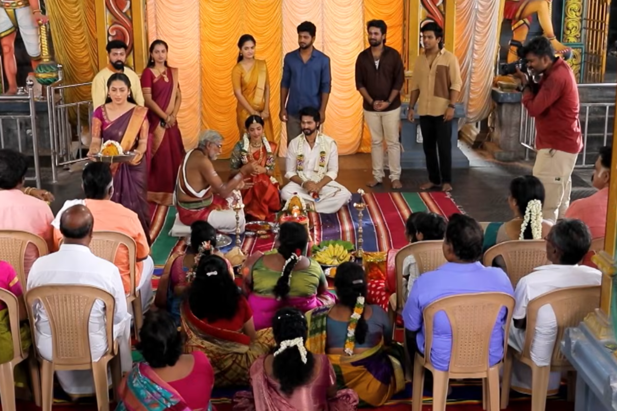 தாலி கட்டும்போது துப்பாக்கியுடன் வந்த கும்பல்.. சேரன் - சந்தா திருமணம் நடக்குமா? | Cheran Chandha Marriage In Ayyanar Thunai Serial தாலி கட்டும்போது துப்பாக்கியுடன் வந்த கும்பல்.. சேரன் - சந்தா திருமணம் நடக்குமா? | Cheran Chandha Marriage In Ayyanar Thunai Serial