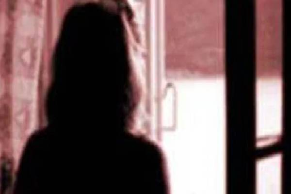 வேலை தேடி வந்த பெண்களுக்கு நேர்ந்த கொடூரம் ; கூட்டுப் பாலியல் வன்புணர்வு இரண்டு சகோதரிகள் கைது | Two Sisters Arrested Gang Rape Women Seeking Work