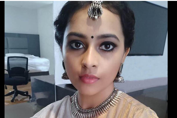 இரவு பார்ட்டியில் தலைக்கேரிய போதை!! 5 வருடம் வாய்ப்பில்லாமல் காணாமல் போன நடிகை ஸ்ரீ திவ்யா | Actress Sridivya Feild Out For Over Drinks Party