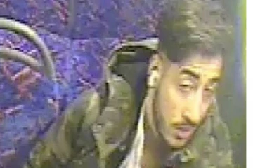 லண்டன் பேருந்தில் இரவு நேரத்தில் அருவருப்பான செயலில் ஈடுபட்ட பயணி! நடந்தது என்ன? புகைப்படத்துடன் பொலிசார் கூறிய தகவல்