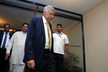 ஒரு வருடத்திற்கு சம்பளம் இல்லை! பிரதமர்  உள்ளிட்ட அமைச்சரவை தீர்மானம்