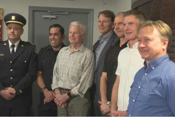 கனடாவில் டென்னிஸ் வீரரின் உயிரை காப்பாற்றிய 5 பேருக்கு விருது | Good Samaritans Awarded For Saving Bc Mans Life