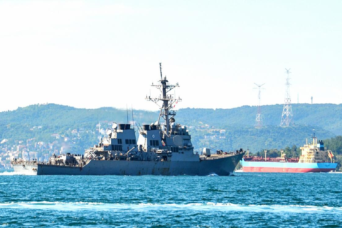 கட்டார் கடல் எல்லைக்கு அருகே கப்பல் மீது சீறி வந்து விழுந்த ஏவுகணை; உலக நாடுகள் அச்சம்! | Missile Into Ship Near Qatar Maritime Border