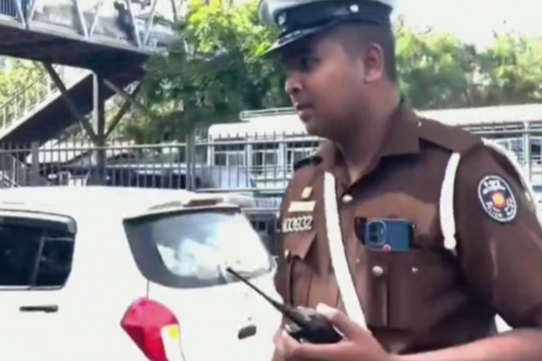 கொழும்பில் பொலிஸாரின் கடமைக்கு இடையூறு ; தகாத வார்த்தை பிரயோகம்; அருச்சுனா எம்.பி | Aruchuna Mp Uses Inappropriate Language Police