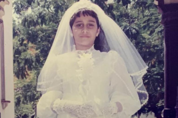 இந்த புகைப்படத்தில் உள்ள நடிகை சினிமாவிற்கு வந்து 20 வருடங்கள் ஆகிவிட்டது! யார் தெரியுமா | Regina Cassandra Childhood Photo இந்த புகைப்படத்தில் உள்ள நடிகை சினிமாவிற்கு வந்து 20 வருடங்கள் ஆகிவிட்டது! யார் தெரியுமா | Regina Cassandra Childhood Photo