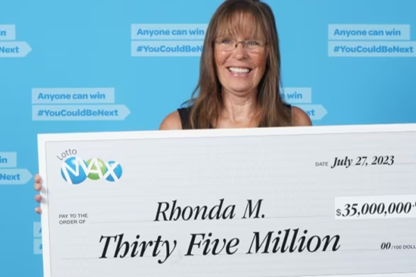 கனேடிய பெண்ணுக்கு லொட்டரியில் 35 மில்லியன் டொலர் பரிசு | Canadian Woman Win Lottery