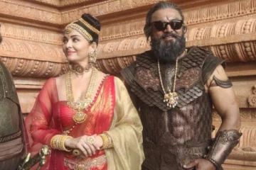 இந்த வயசுல ஐஸ்வர்யா ராய் கேக்குதா!! சரத்குமாரை கலாய்த்த சீமான்..