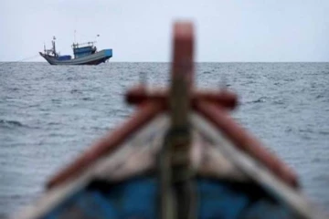 நடுக்கடலில் விஷ திரவத்தை குடித்த 5 இலங்கை மீனவர்களுக்கு நேர்ந்த நிலை!