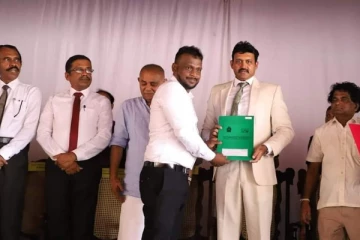 கிழக்கு ஆளுநரால் 886 பேருக்கு நிரந்தர நியமனம் வழங்கி வைப்பு (படங்கள்)