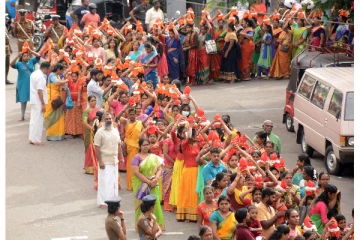 ஜிந்துப்பிட்டி ஸ்ரீ சிவசுப்பிரமணிய சுவாமி ஆடி முருகவேல் விழா; வீதியுலா வந்த பாற்குட, காவடி பவனி