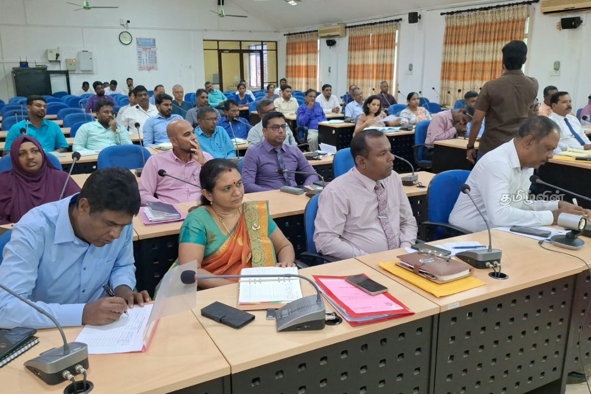 பாரிய வீதி அபிவிருத்தி திட்டங்களை துரிதமாக முடிவுறுத்த நடவடிக்கை | El Nino Major Road Development Projects