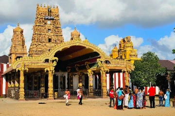 யாழ் நல்லூர் ஆலயம் முன்பாக இடம்பெற்ற சம்பவத்தால் அதிர்ச்சி!