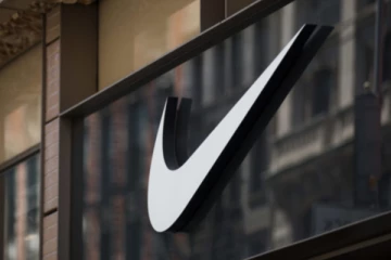 விடுதலைப் புலிகளின் அடையாளத்துடன்  காலணிகள்; இலங்கை  வெளியுறவு அமைச்சு விளக்கம்