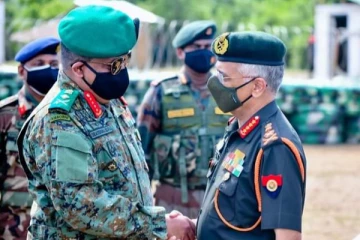 மித்ர சக்தி கூட்டுப்பயிற்சியை பார்வையிட்டுள்ள இந்திய – இலங்கை இராணுவத்தளபதிகள்