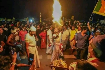 ராஜபக்சர்களை அடக்க சூனியம் வைக்கும் சிங்களவர்கள்(Photo)