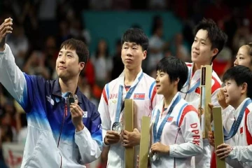 தென் கொரிய வீரர்களுடன் புகைப்படம் எடுத்த வட கொரிய வீரர்கள்.., கிடைக்க போகும் தண்டனை