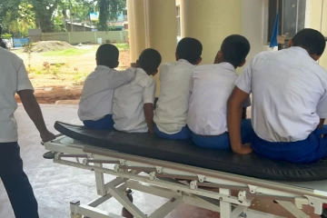 30க்கும் மேற்பட்ட பாடசாலை மாணவர்கள் வைத்தியசாலையில் அனுமதி