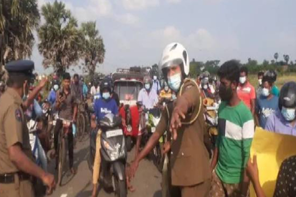 யாழில் குடிநீர் பிரச்சினைக்கு தீர்வுகோரி மக்கள் வீதிமறியல் போராட்டம் | People Protest Drinking Water Problem Jaffna