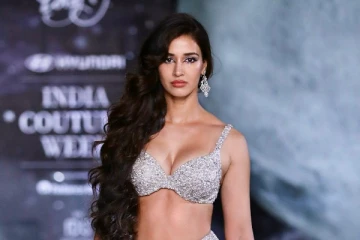 கங்குவா ஹீரோயின் திஷா பாட்னி படுஹாட் வீடியோ! அவரா இப்படி