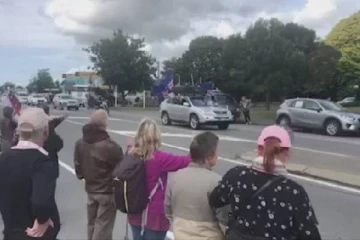 கனடாவை அடுத்து நியூசிலாந்தில் வெடிக்கும் போராட்டம்: தலைநகர் நோக்கி படையெடுக்கும் வாகனங்கள்