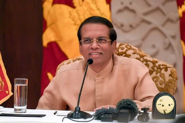 அரசாங்கம் செலவுகளை குறைக்க வேண்டும்! - மைத்திரி கோரிக்கை