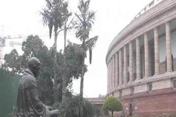 நாடாளுமன்றத்தையும் விட்டு வைக்காத கொரோனா  : பட்ஜெட் கூட்டத் தொடர் நடக்குமா?