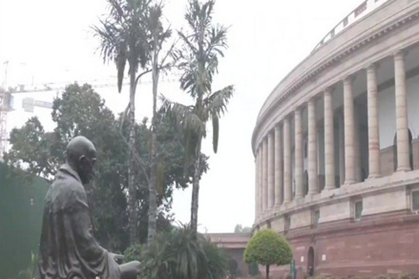 நாடாளுமன்றத்தையும் விட்டு வைக்காத கொரோனா  : பட்ஜெட் கூட்டத் தொடர் நடக்குமா? - தமிழ்நாடு