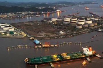 சீன துறைமுகத்தை மிரட்டும் கொரோனா: முழுவதுமாக முடக்கம்!